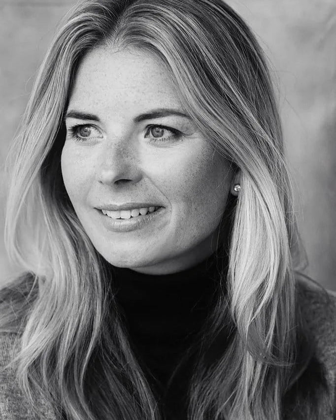 Birgitte Wuth er grundlæggeren af Wuth Copenhagen. Hun designer og udvikler alle vores styles. Hun har studeret i Paris og hendes hjertebarn er cashmere.