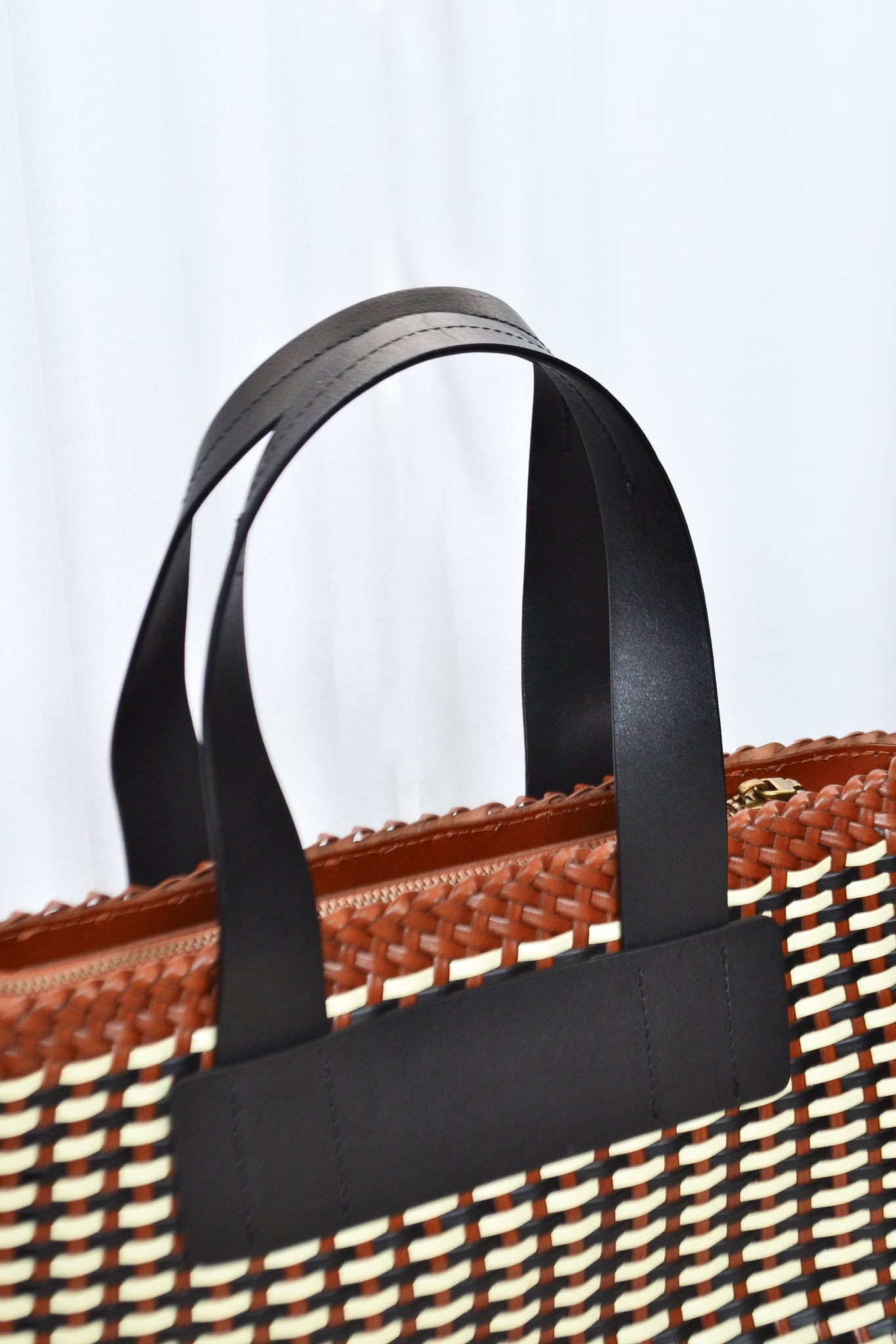 Camille Bag - Wuth Copenhagen - City-bag i 100% håndflettet læder