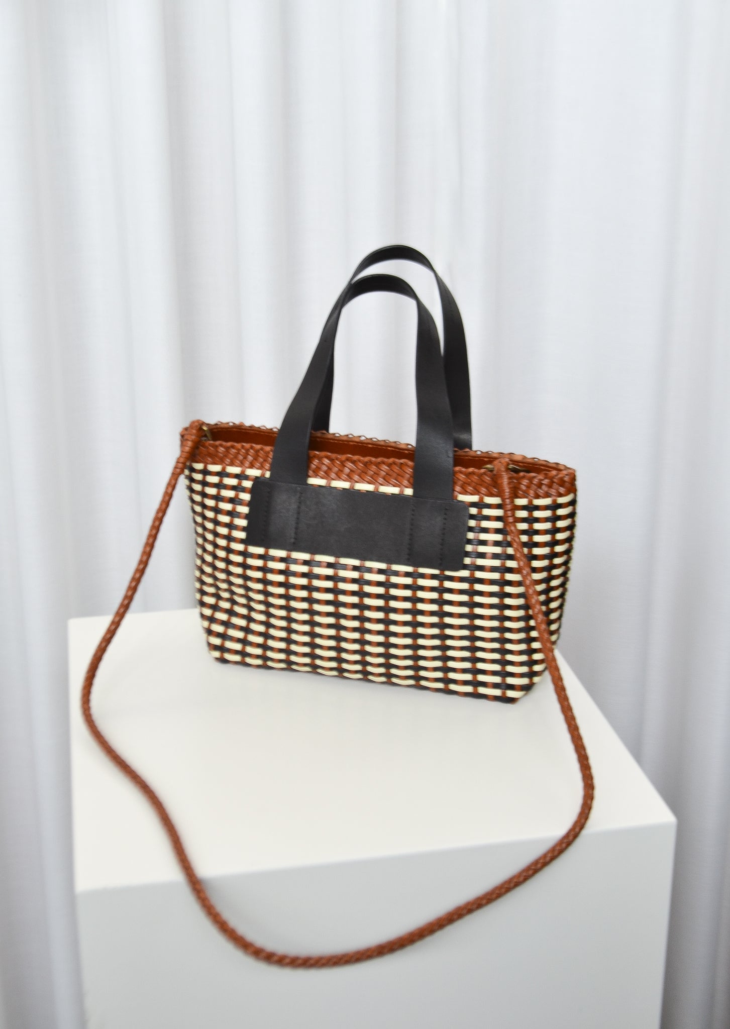 Camille Bag - Wuth Copenhagen -City-bag i 100% håndflettet læder