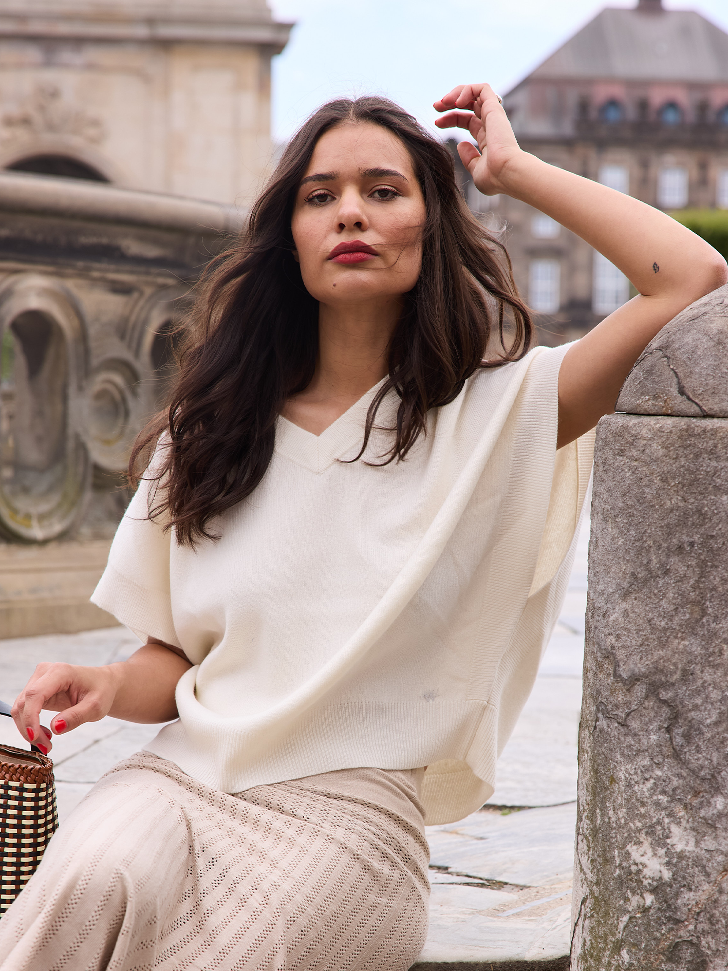 V-Vest - Wuth Copenhagen - Cashmere V-hals vest i cloud white