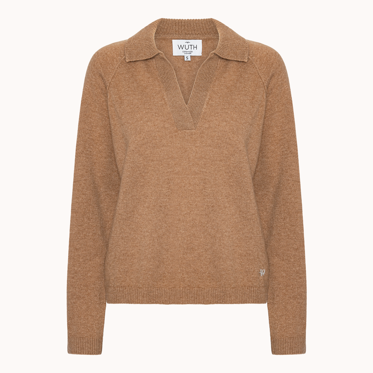 Tidløs cashmere Polo Sweater fra Wuth Copehagen i brun caramel. 