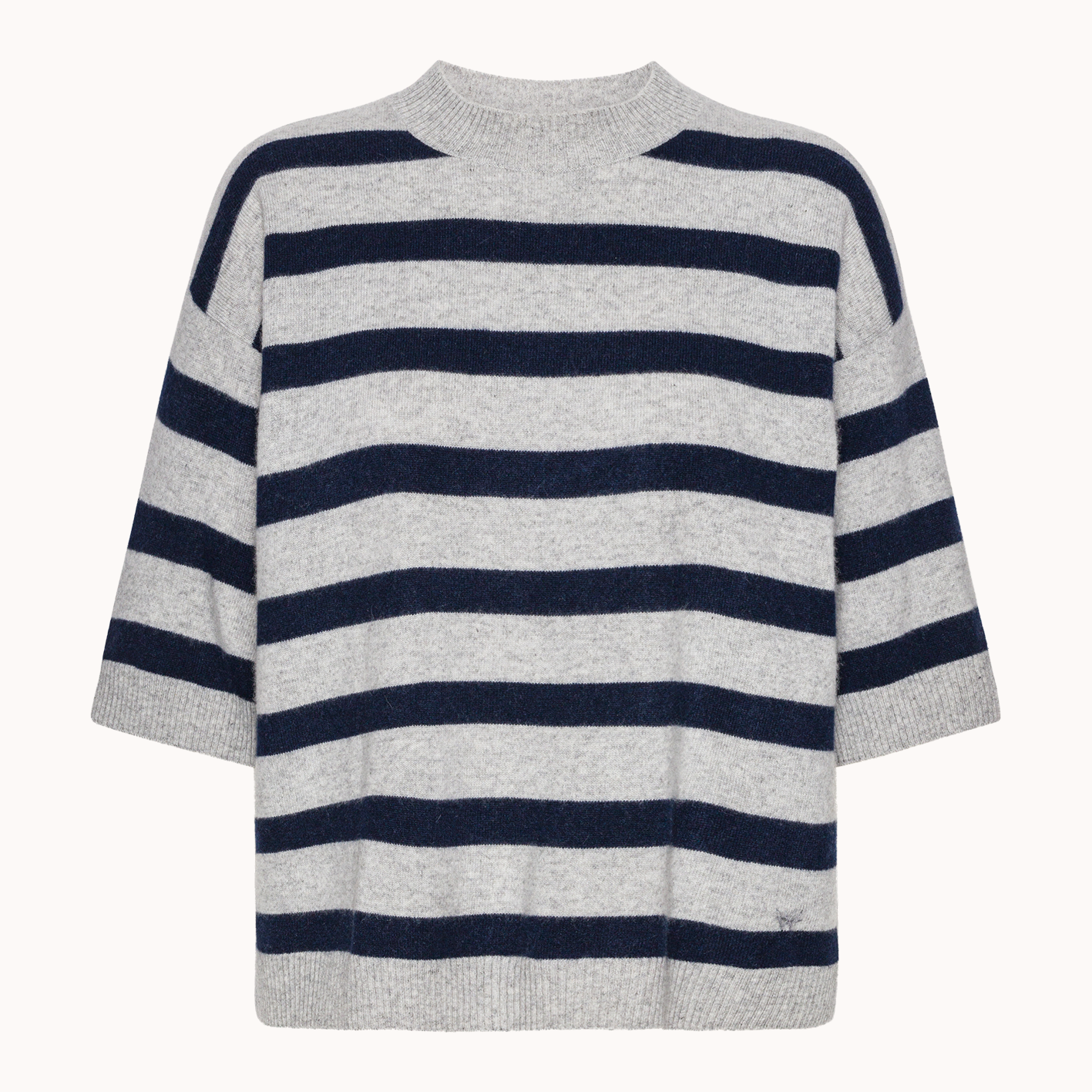 Stribet Oversize T-shirt - Wuth Copenhagen - Stribet cashmere t-shirt i lysegrå og navy