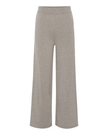Wide-leg cashmere pants made in 100% ultra-soft cashmere from Inner Mongolia. Line Pants is designed with ribbed waist and flared legs from danish cashmere brand Wuth Copenhagen.