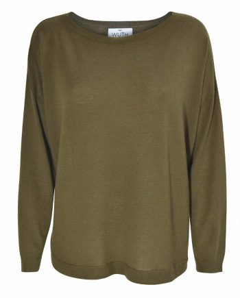 Oversize Pullover in 100% premium cashmere from Inner Mongolia with boat neck, rounded slit on both sides and rib knit edge from danish cashmere brand Wuth Copenhagen.
