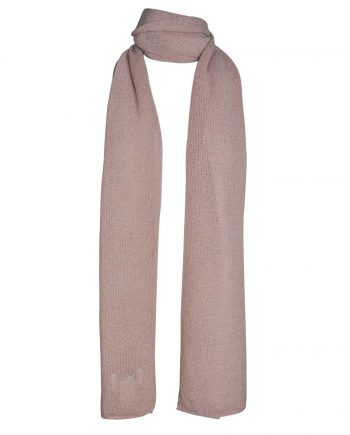 Our mesh scarf from Wuth Copenhagen in 100% cashmere. Get it in a light pink color.
